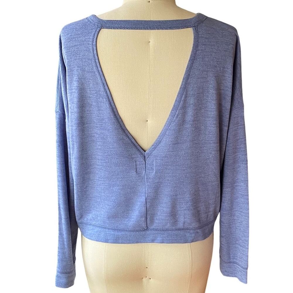GILLY HICKS Light Blue Open Back Long Sleeve Activewear Top ~ Women's MEDIUM